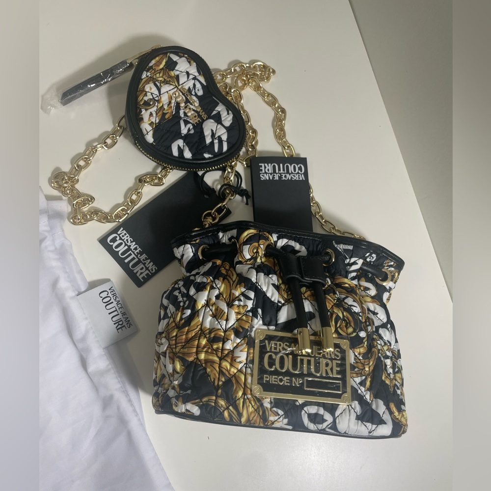 🐆New Versace jeans couture bucket bag 🐆